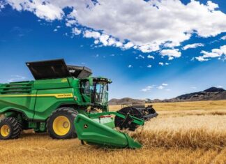 John Deere announces MY2027 combine and front-end equipment updates